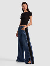 Load image into Gallery viewer, Jean With Side Panel