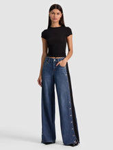 Load image into Gallery viewer, Jean With Side Panel