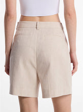 Load image into Gallery viewer, Pleated Linen and Cotton Shorts