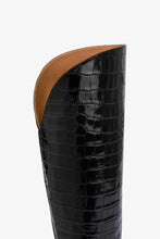 Load image into Gallery viewer, Boots in black croco-embossed leather